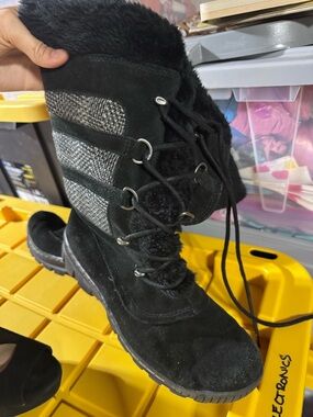 Women’s Black Faux-Fur Lace-Up Winter Boots